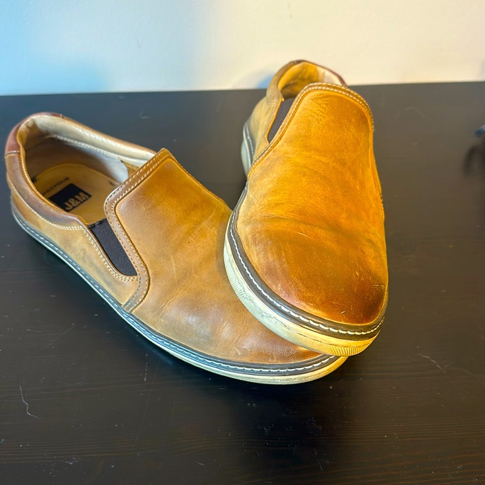 Johnston and Murphy sheepskin leather slip ons size 10
